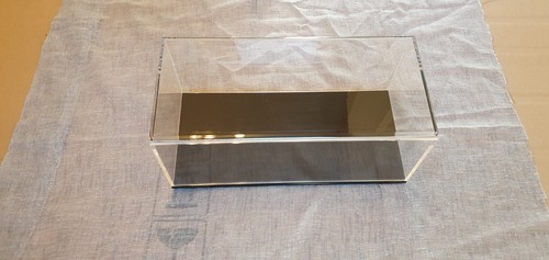 Acryl-Glas-Vitrine