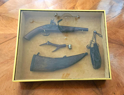 Schaukasten mit antiker
